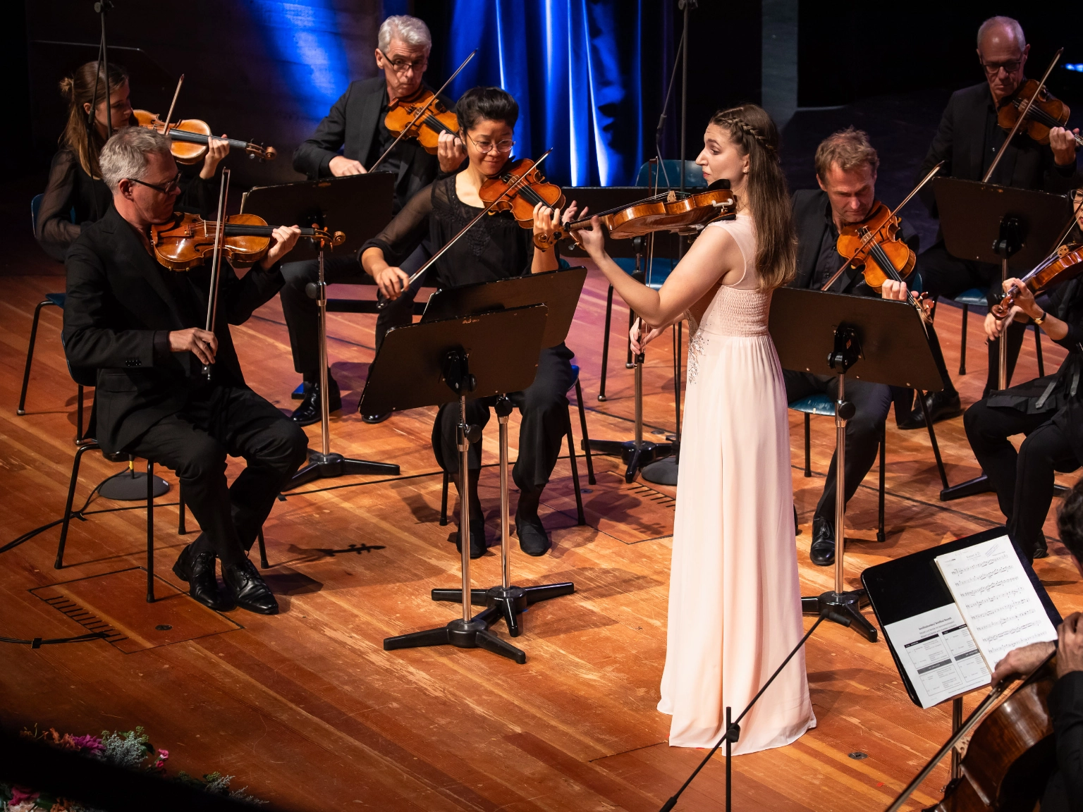 Impression des Semifinale 1: Alexandra Weissbecker mit dem Münchener Kammerorchester
