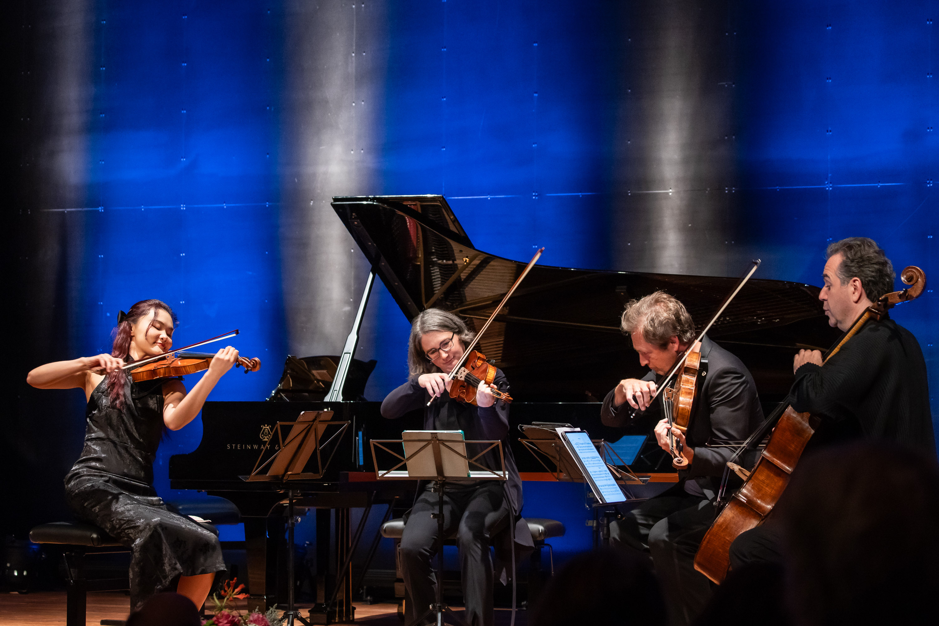 Impression der Semifinalrunde 2: Rezital von Angela Chan. Hier im Streichquartettsatz mit dem Kuss Quartett.