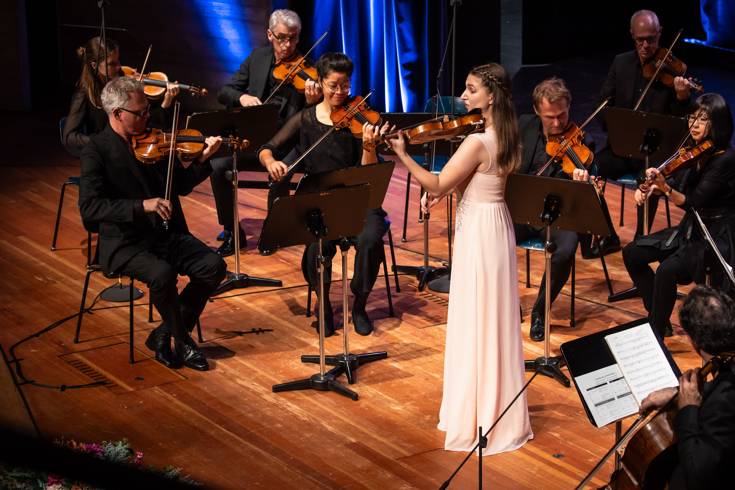 Impression des Semifinale 1: Alexandra Weissbecker mit dem Münchener Kammerorchester